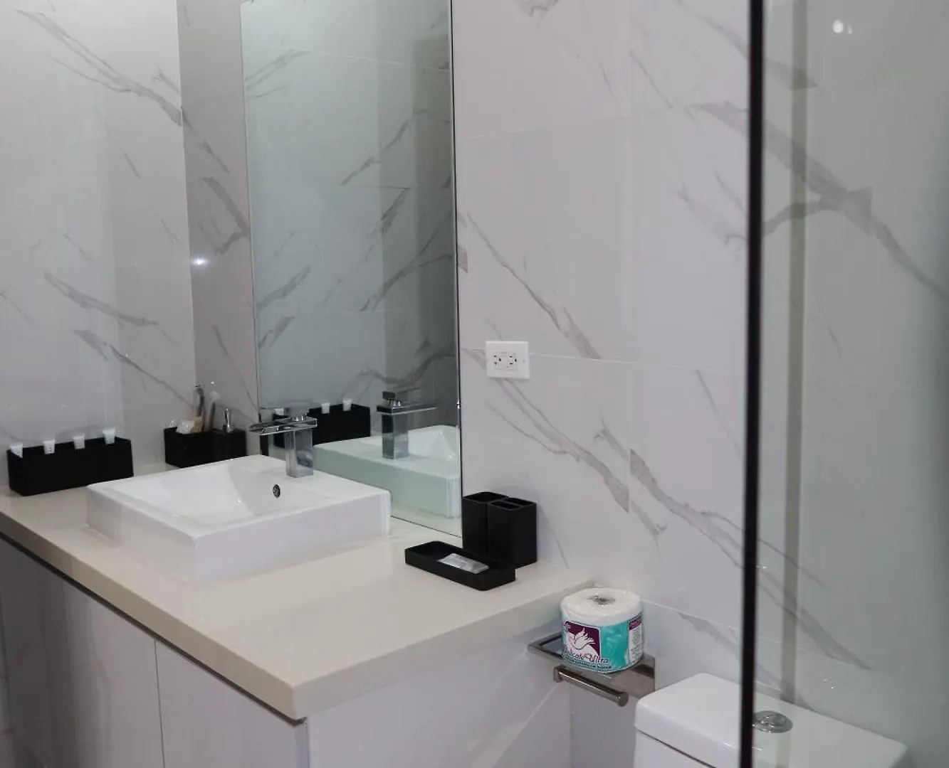 The Serene - Modern Luxury Apartment Kingston 0*,  Jamaika